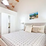 Frühstückspension La Dimora Dei Conti 4*