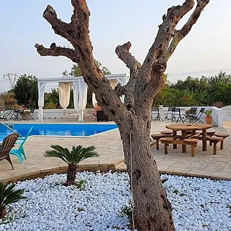 La Dimora Dei Conti Bed & Breakfast 4*